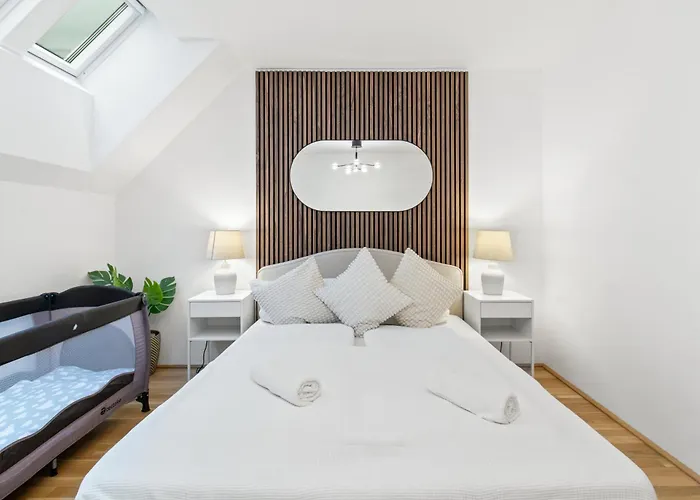 U1 Metro Nearby - 1-br - Fast Wi-fi *
