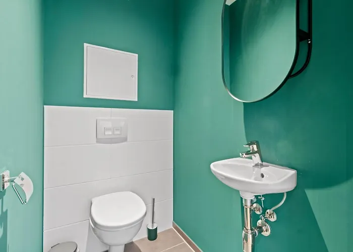 U1 Metro Nearby - 1-br - Fast Wi-fi *